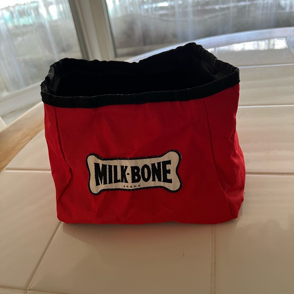 Milk-Bone Collapsable Treat Bag